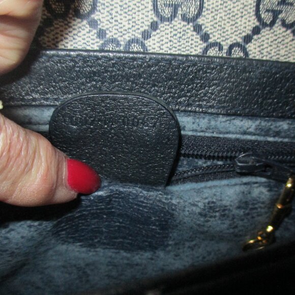 authentic gucci small crossbody blue in great shape 9x 7" approx - Picture 3 of 5